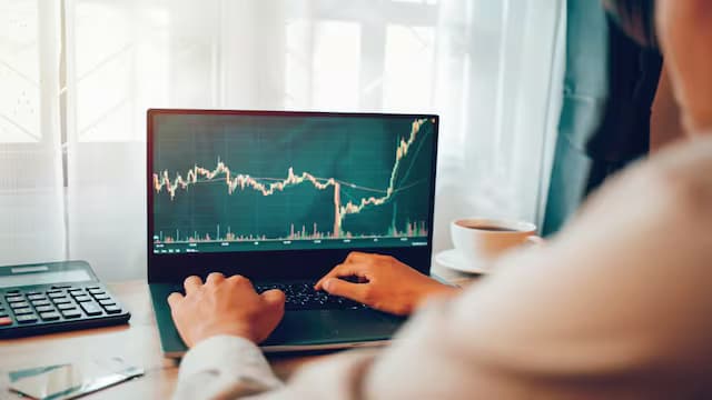 IIFL Fintech Fund buys 10% stake in generative AI startup Vitra.Ai